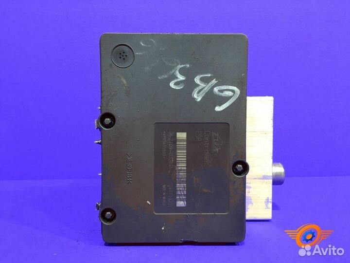 Блок ABS Nissan Pathfinder R51 SUV YD25ddti 2.5L