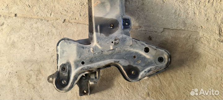 Подрамник citroen c3 a51 ситроен с3 ц3 а51