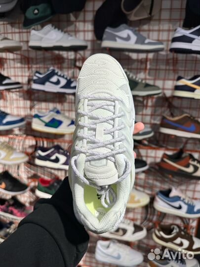 Nike AIR MAX plus terrascape / white