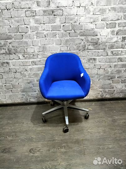 Кресло на колесиках