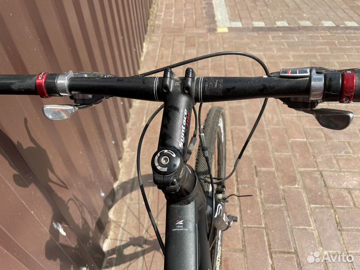 Cube cross road line