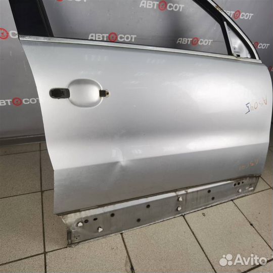 Дверь передняя правая VW Tiguan 2007-2011