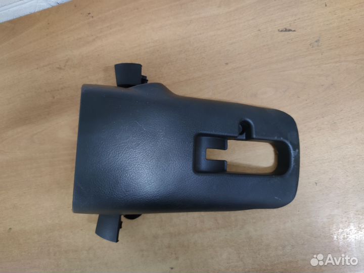 Кожух рулевой колонки Toyota Avensis II 2003-2008