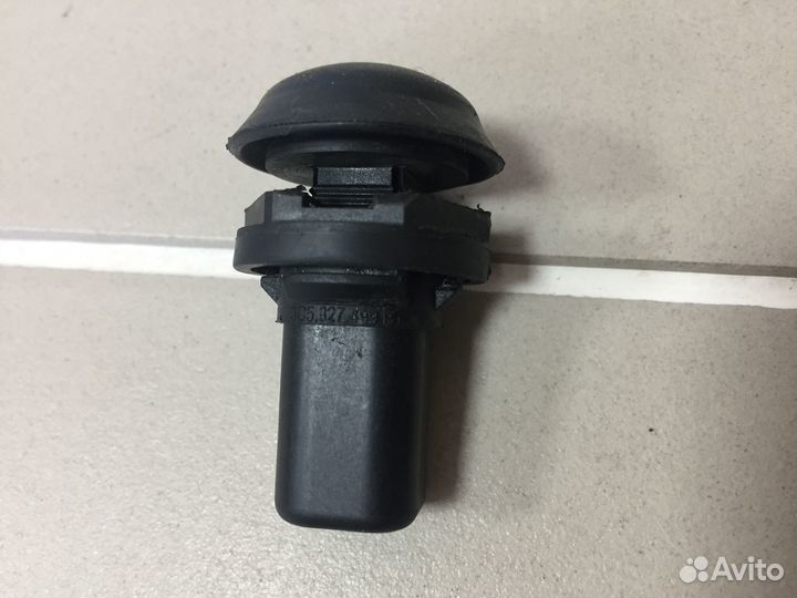 Упор / отбойник крышки багажника VW Passat B6