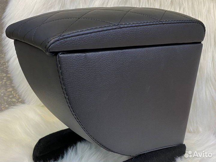 Подлокотник на Skoda Yeti