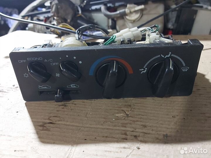 Блок управления печкой mitsubishi space wagon 2