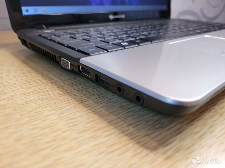 Ноутбук Асер, практически новый с ссд