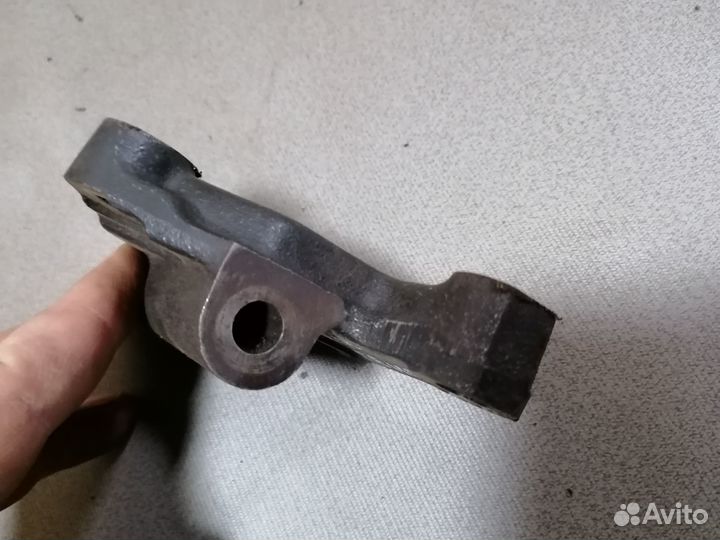 Кронштейн креп.генератора Nissan Primera P11