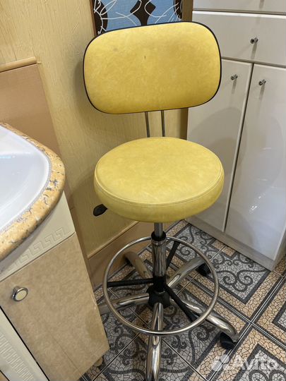 Стул для косметолога