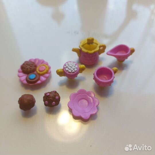 Поп пикси на качелях