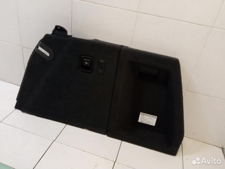 Обшивка багажника правая BMW X3 G01