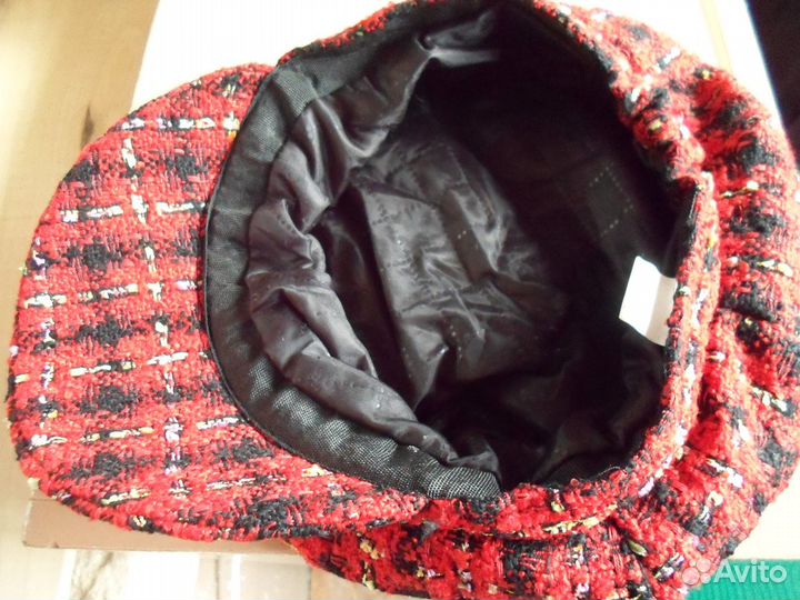 Красная кепка