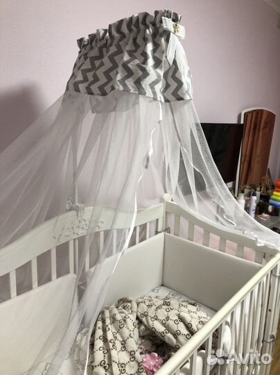 Красивый балдахин с держателем в кроватку