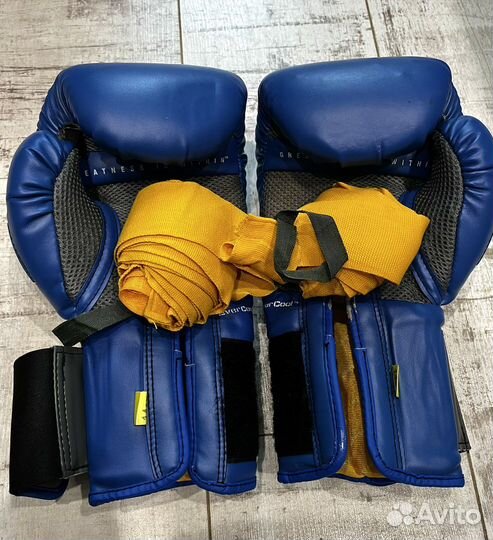 Боксерские перчатки everlast 14oz