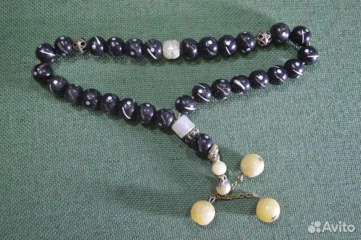 Четки, черные бусины