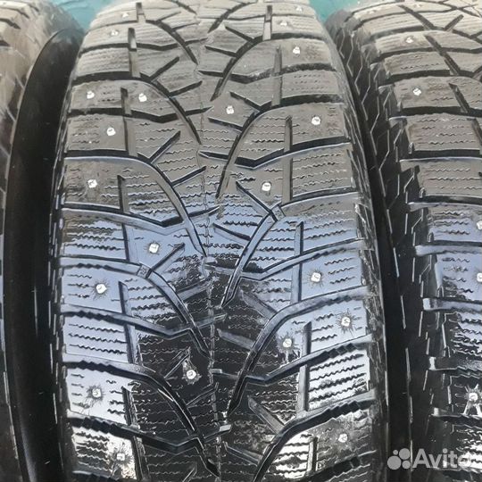 Bridgestone Blizzak Spike-02 225/60 R17