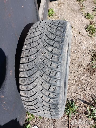 Michelin Agilis X-Ice North 215/55 R17