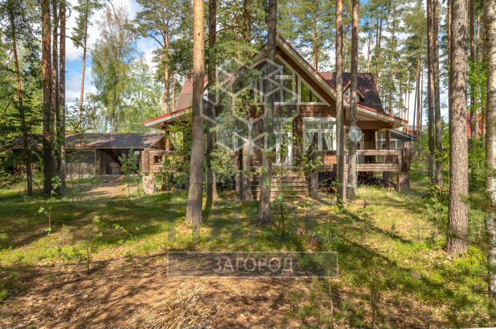 Дом 220 м² на участке 21 сот.