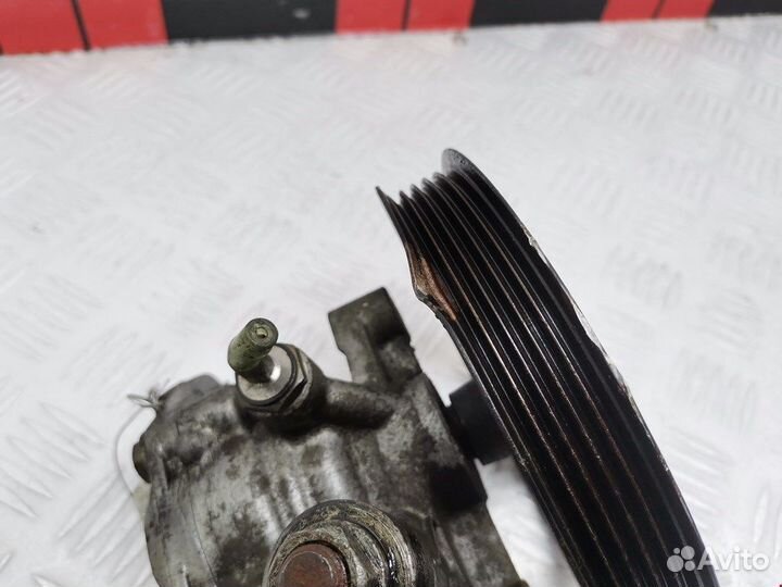 Насос для Mitsubishi Carisma