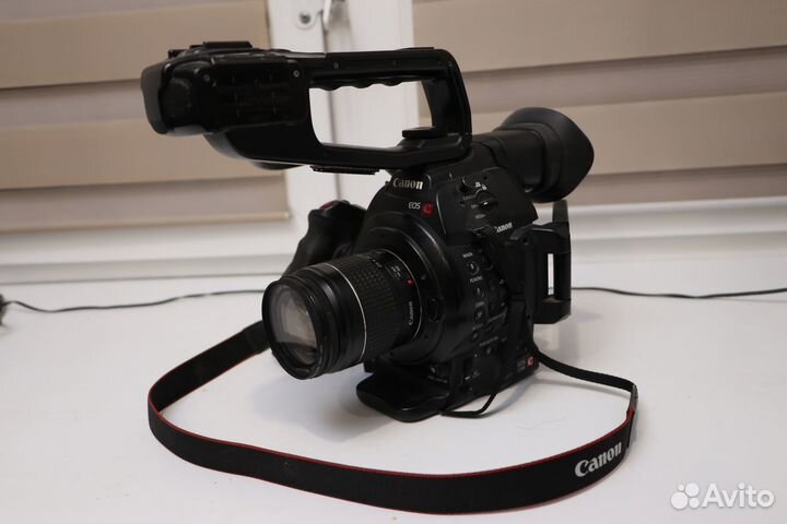 Комплект Canon EOS C100 Mark II