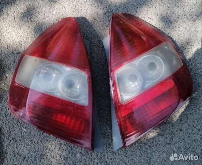 Продам задние фонари Honda Fit