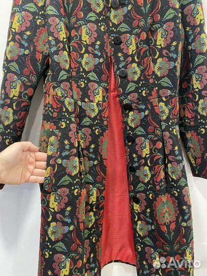 Легкое пальто из гобелена