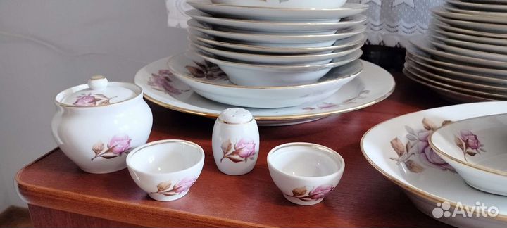 Столовый сервиз новый