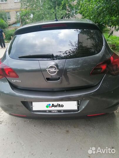 Opel Astra 1.6 AT, 2011, 137 000 км
