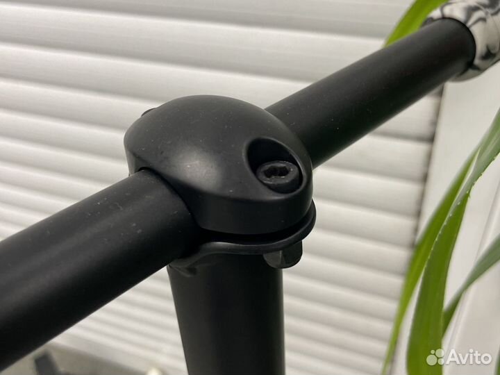 Трюковой самокат с системой HIC