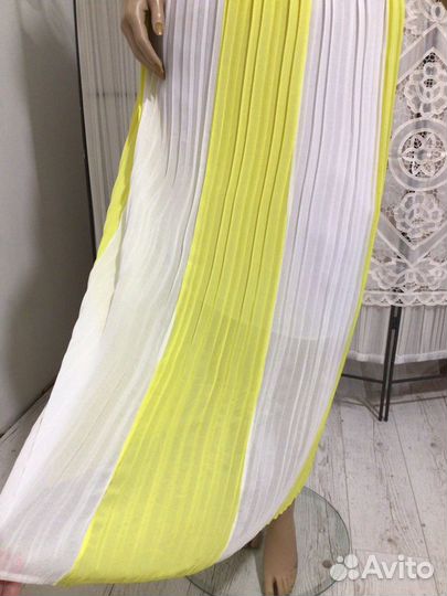 Платье шифон-плиссе новое на выпускной M