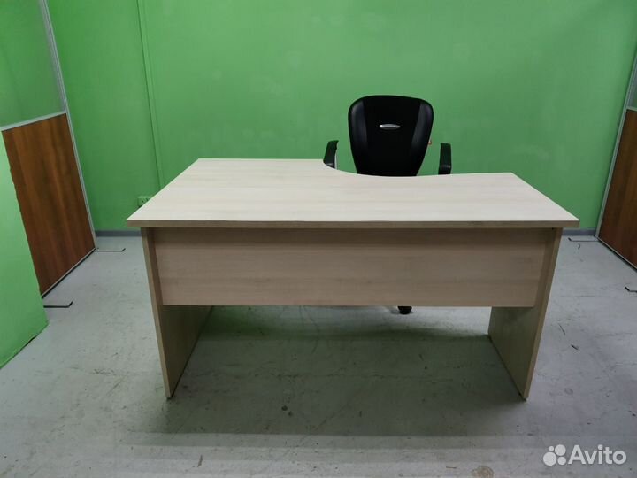 Стол угловой