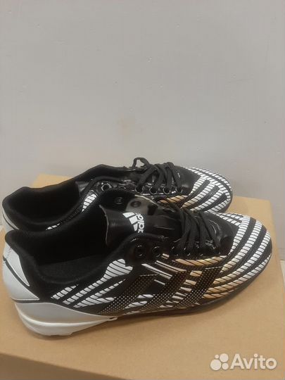 Футбольные бутсы