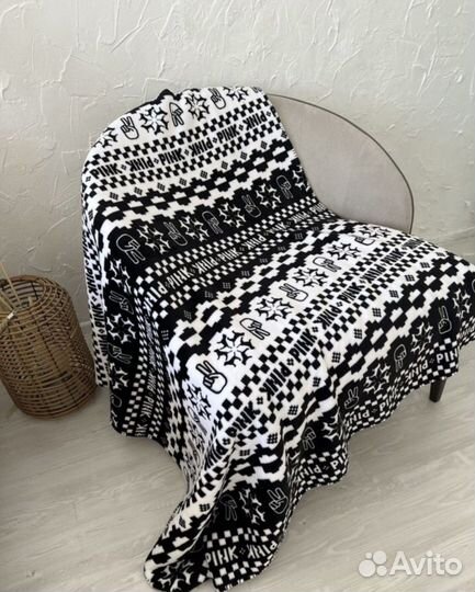 Плед Victoria’s Secret Pink