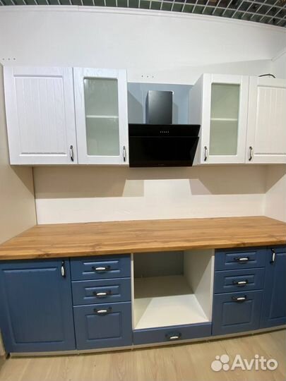 Кухонный гарнитур, кухня с образца, кухня прямая