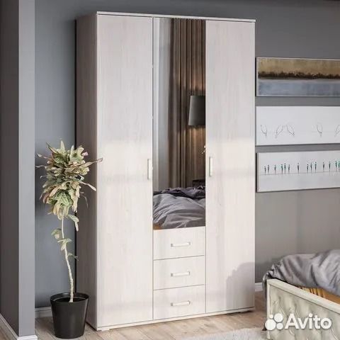 Шкаф 3х створчатый 