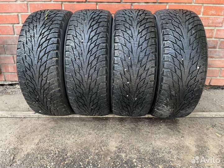 Nokian Tyres Hakkapeliitta R2 215/55 R17