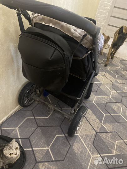 Прогулочная коляска