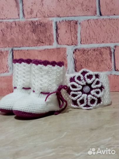 Пинетки - сапожки и повязка на голову