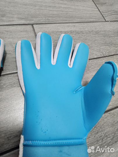 Вратарские перчатки synergy