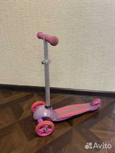 Самокат трехколесный