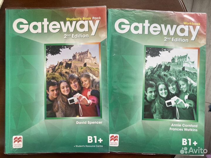 Учебник и тетрадь по английскому языку