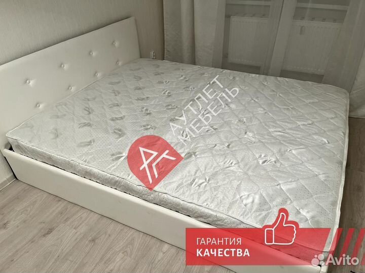 Кровать двухспальная