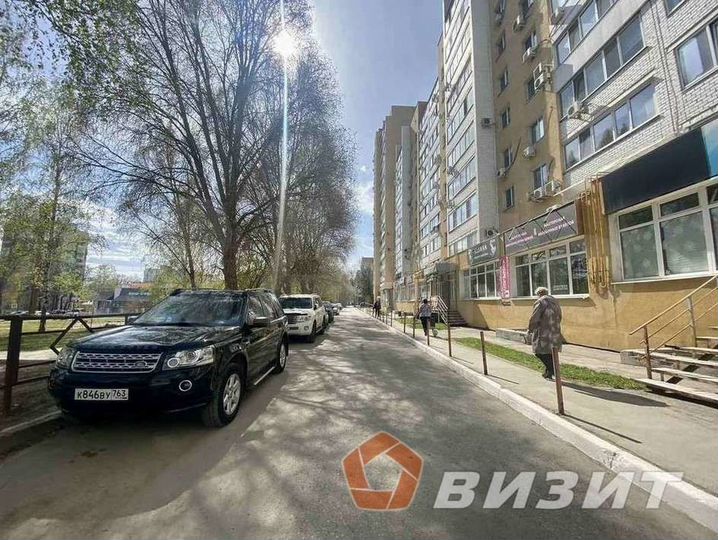 Помещение в жилом доме около Вкусно и Точка