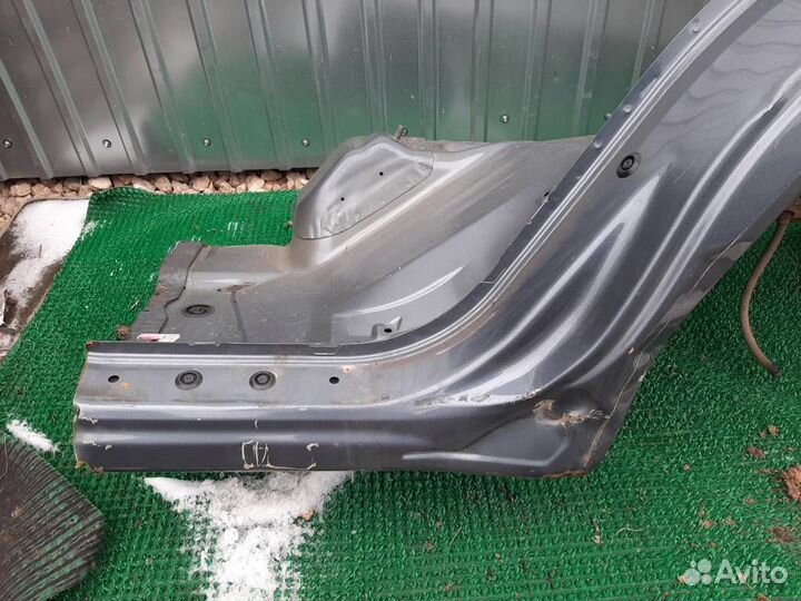 Крыло заднее левое Suzuki Grand Vitara 2010