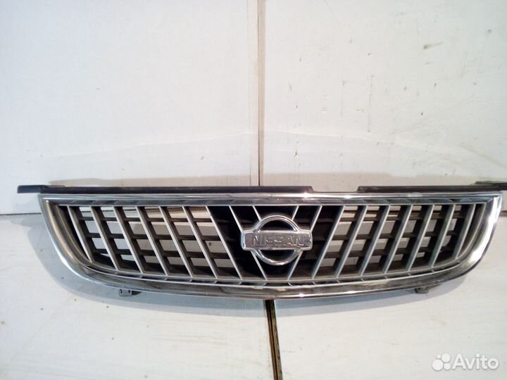 Nissan Sunny B15 98- Решетка радиатора б.у