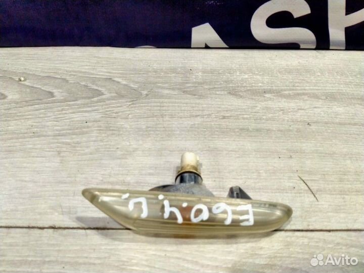 Поворотник в крыле левый Bmw 530I E61 N52N 3.0