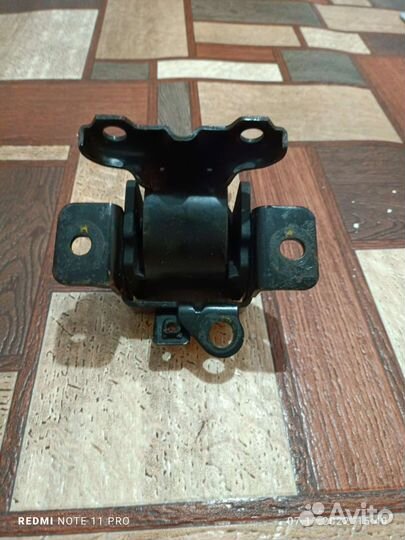 Опора коробки левая пежо 4007 2.2 л дизель