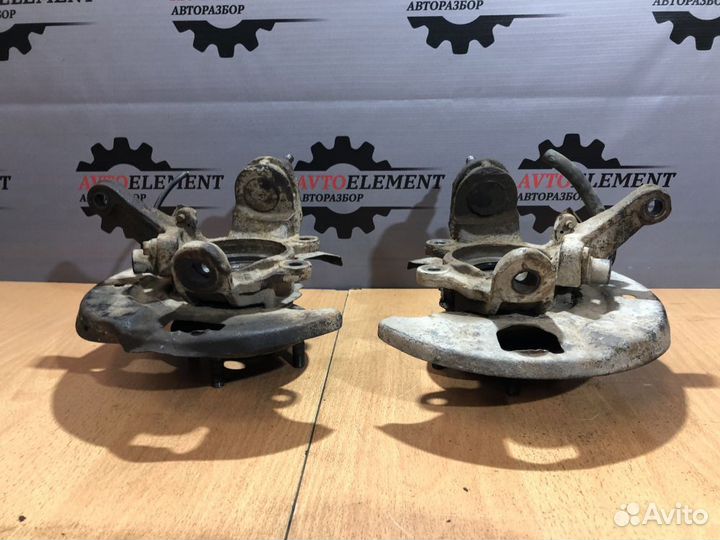 Кулак левый Nissan Primera P11 рест