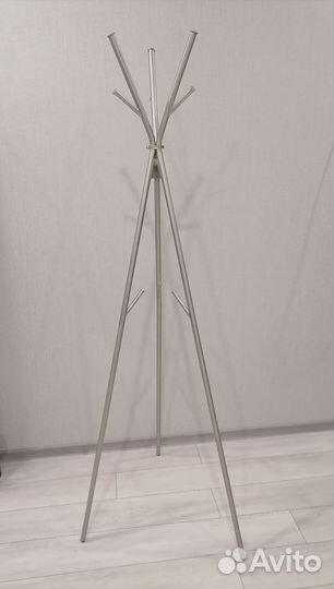 Вешалка для одежды напольная