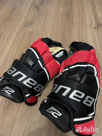 Перчатки хоккейные